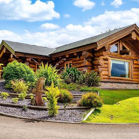 The Log Cabins At The Vu バスゲイト エクステリア 写真